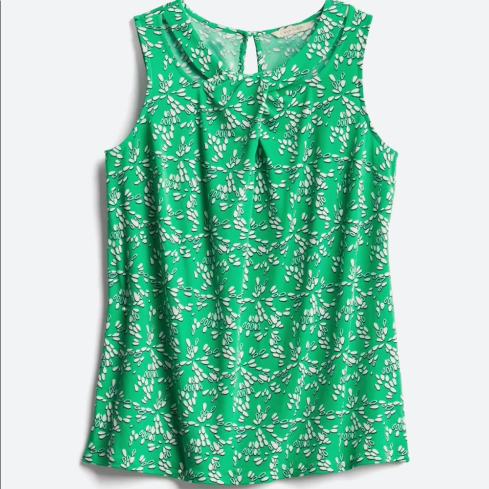 Kelly green floral tank with cutouts. Keyhole back.